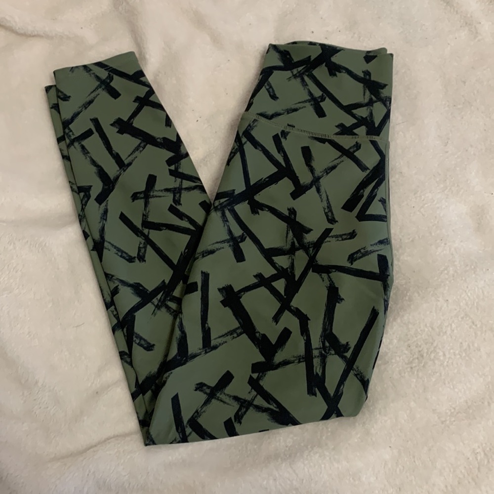 Green patterned leggings